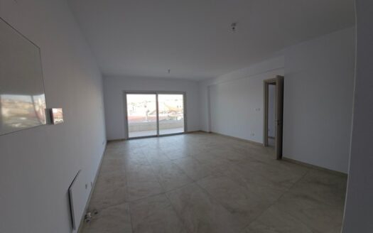 2 Bedroom ground floor apartment with private yard