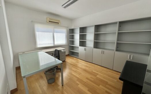 Seafront office 150m2 furnished