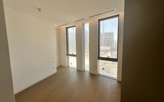 New 3 bedroom apartment in high rise building 5* facilities