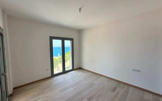 3 Bedroom luxury apartment in a complex by the sea