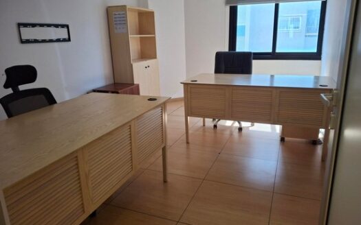 Whole floor office 527m2 with raised floors