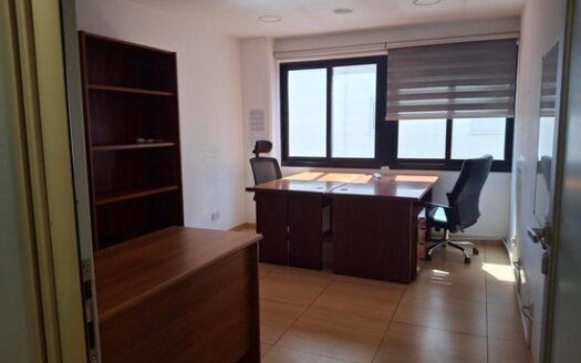 Whole floor office 527m2 with raised floors