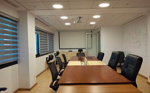 Office in commerical building 250m2 with office furniture