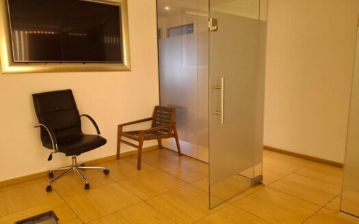 Office in commerical building 250m2 with office furniture