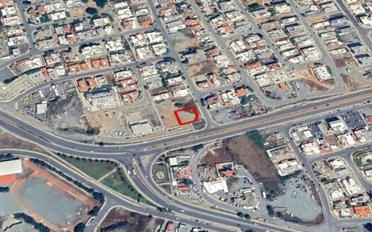 Commercial plot in Kato Polemidia