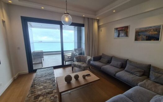 3 Bedroom spacious seafront apartment in complex with facilities