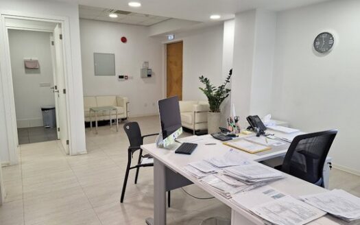 Luxurios office 140m2 Agia Zoni near the courts