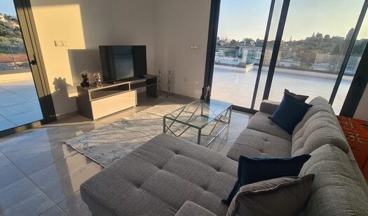 Ready to move in 3 bedroom Penthouse with roof terrace