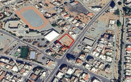Commercial plot in Kato Polemidia