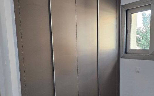 2 Bedroom ground floor apartment with private yard