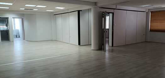 190m2 office in prime location – busy commercial road