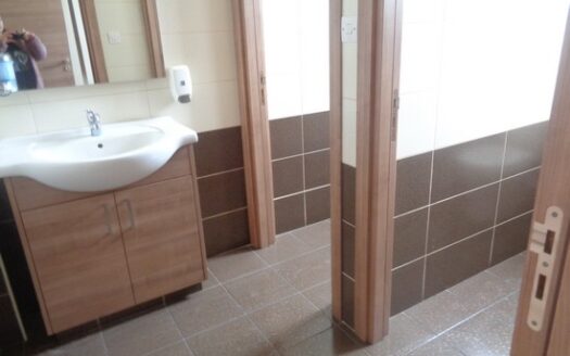 Modern Offices 175m2 with Raised Floors