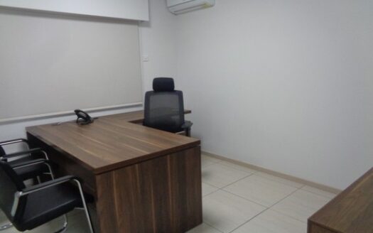 Office 152m2 with raised floors in Mesa Geitonia