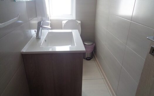 Office 152m2 with raised floors in Mesa Geitonia