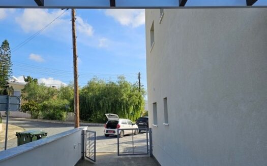 2 Bedroom ground floor apartment with private yard