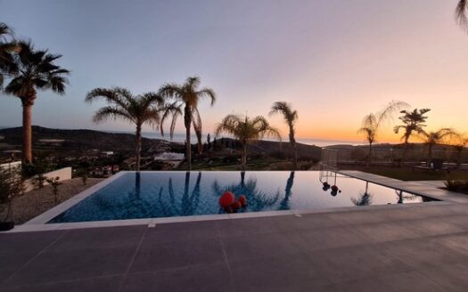 Luxury 6 Bedroom bedroom villa with private pool