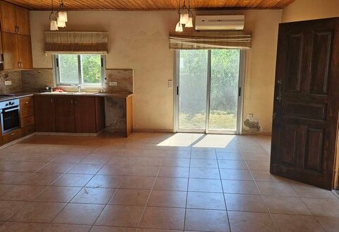 3 bedroom detached bungalow with pool and garden