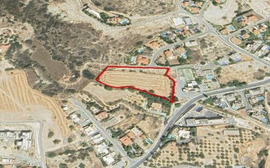 Land in Agios Tychonas