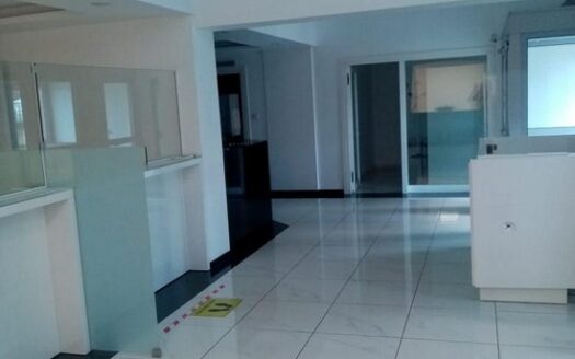 Stunning 3 bedroom spacious apartment with gym and pool