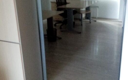 Stunning 3 bedroom spacious apartment with gym and pool