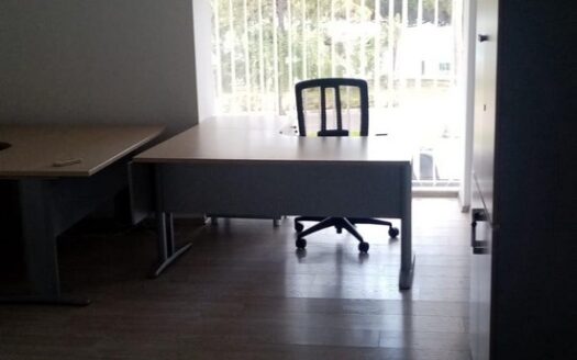 Stunning 3 bedroom spacious apartment with gym and pool