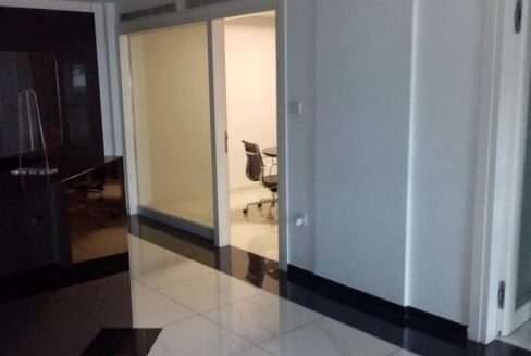 Stunning 3 bedroom spacious apartment with gym and pool
