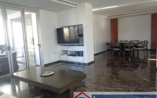 Stunnin 3 Bedroom Whole Floor Spacious apartment 250m2