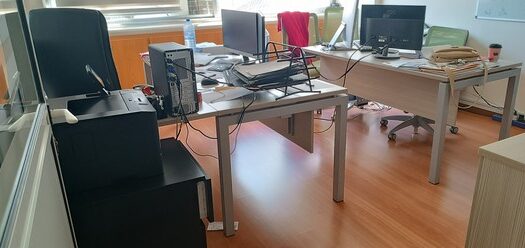 Office 100m2 in commercial building in Agia Zoni