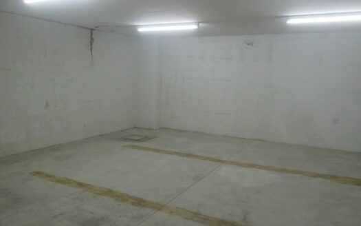 Underground warehouse 165m2 in Kapsalos