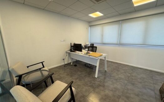 Hi tech office 460m2  great location with easy access