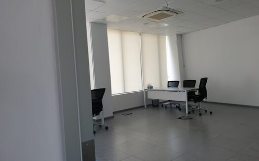 Modern high tech office 340m2 in a very impressive commercial building