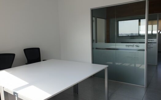 Modern high tech office 340m2 in a very impressive commercial building