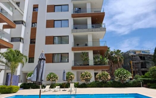 3 Penthouse furnished with private pool in complex