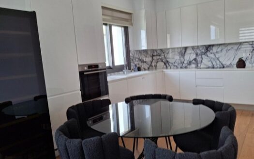 3 Penthouse furnished with private pool in complex