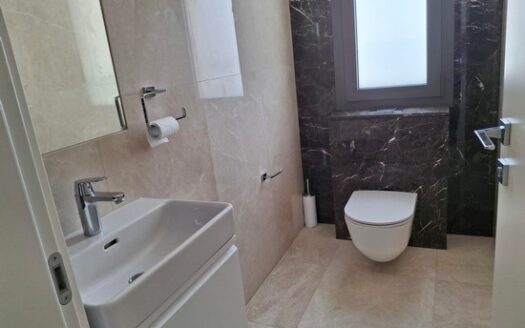 3 Penthouse furnished with private pool in complex
