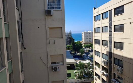 3 bedroom spacious apartment close the sea