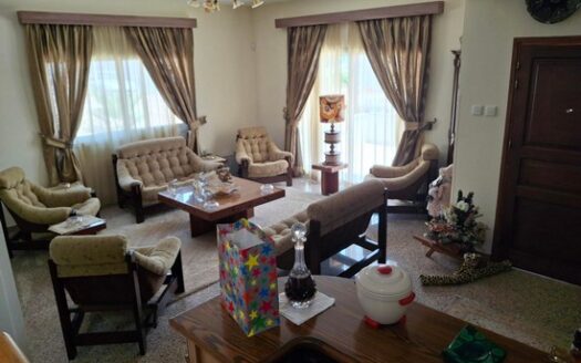 Excellent build detached house with 4 bedrooms on plot of 560m2 with photovoltaics