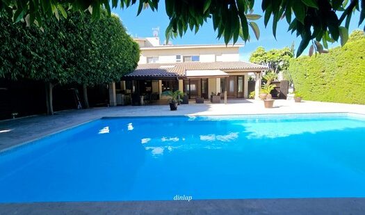 Detached villa 5 bedrooms with private pool