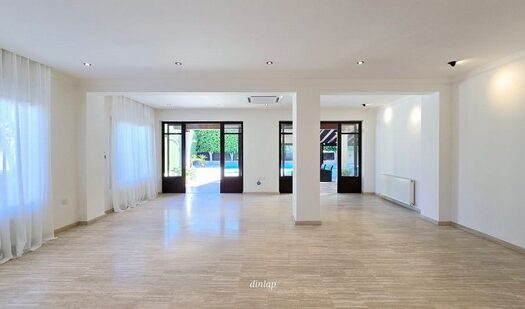 Detached villa 5 bedrooms with private pool