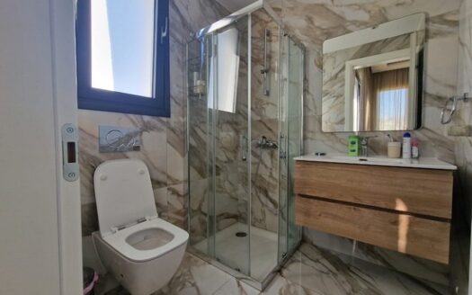 2 bedroom penthouse with rooftop private pool
