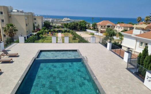 On the beach side Luxury 2 bedroms plus separate staff room
