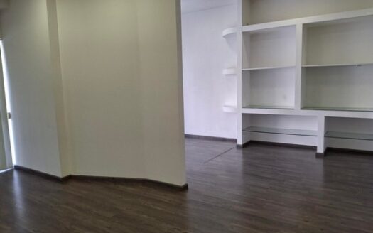 Ground Floor Shop ideal for office