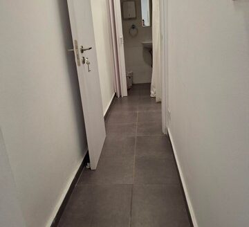 Ground Floor Shop ideal for office