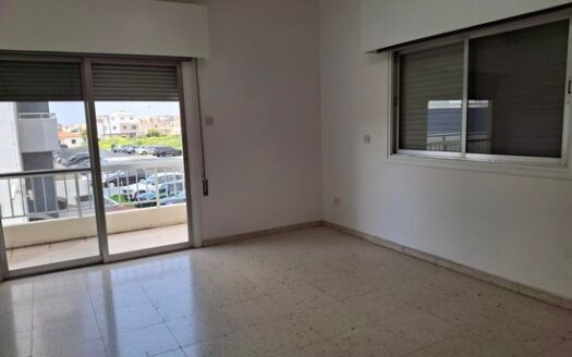 220m2 plus verandas upper floor office on Spyrou Kyrprianou