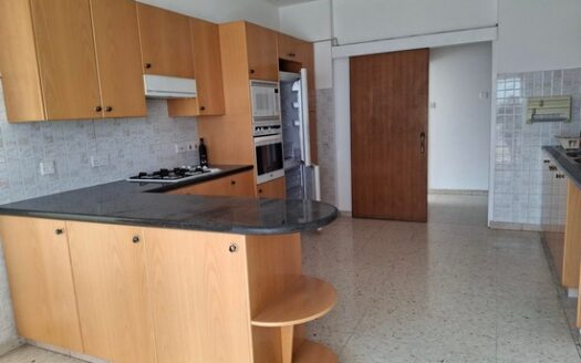 220m2 plus verandas upper floor office on Spyrou Kyrprianou