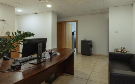 Office in the heart of the city center 300m2 with raised floors
