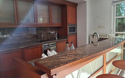3 Bedroom easily made into 4 bedroom excellent layout close the sea near Dasoudi