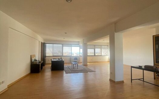 Office 112m2 on a high floor in Agia Zoni city center