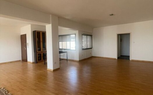 Office 112m2 on a high floor in Agia Zoni city center