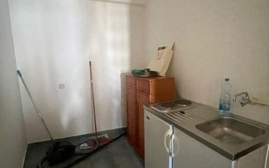 Office 112m2 on a high floor in Agia Zoni city center